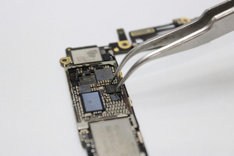 reparar placa base iphone